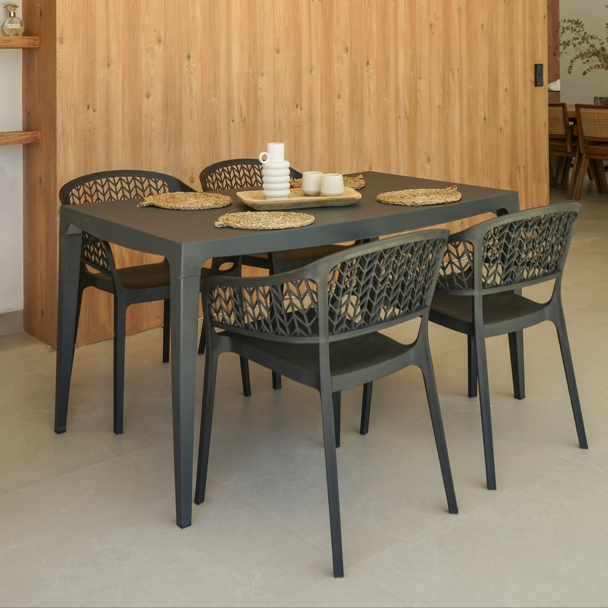 Pack of 4 Saona Chairs Made from Recycled Plastic | Modern Style and Comfort