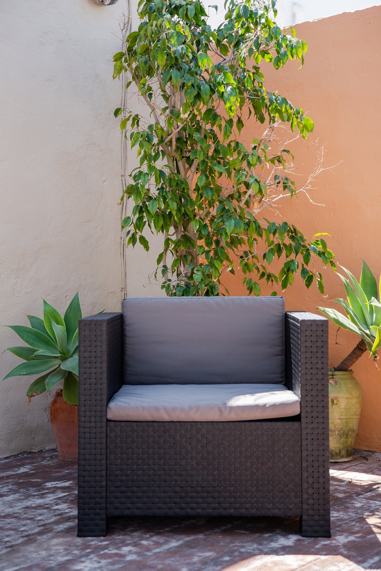 Conjunto de Jardín de Plástico Reciclado - Diva Tête-à-Tête | Sillón y Mesa para Exterior