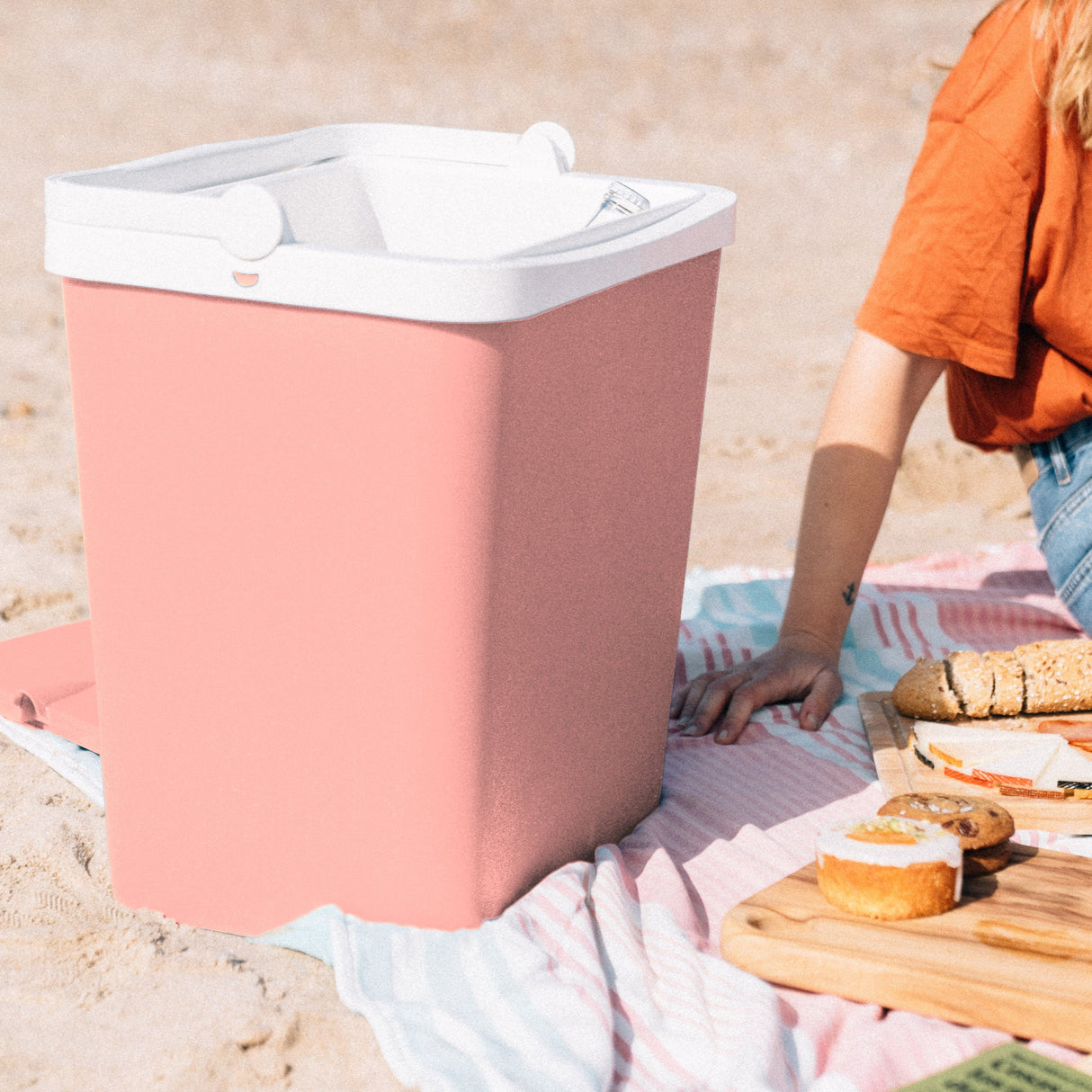 Campos Portable Cooler | Thermal Storage for Camping and the Beach