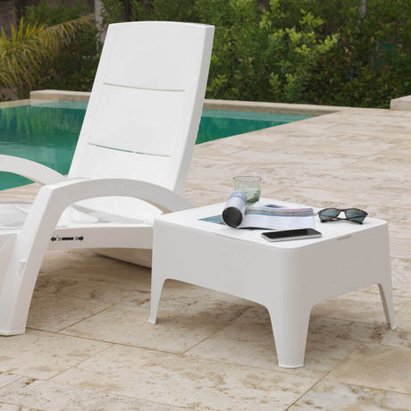 Alaska Side Table Made of Sustainable Plastic | Practical and Eco-Friendly